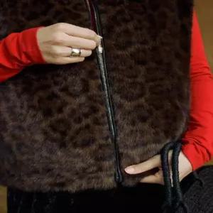 세군다 여자 베스트 패딩 호피 조끼 DOS1