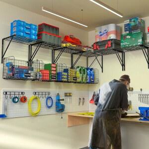 THREEHIO 와이어 바스켓이 있는 2팩 정리 보관용 선반 정원 벽걸이 가정 선반 도구 후크가 튼튼한 차고 바구니 정리함