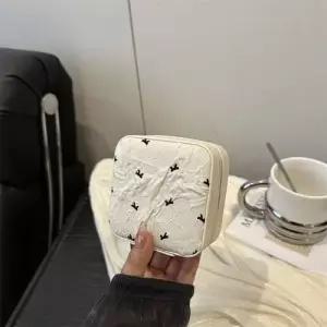 슬송렉샵 여친 학생 가방 휴대용 이어폰 파우치 체크 화장품 수납 키작녀 꾹5