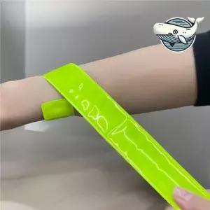 야간 러닝 안전 반사 팔찌 2개 세트 야외 야간런닝 자전거발목밴드 형광팔찌 요술팔찌