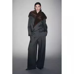 ZARA 페이크 퍼 삼각 머플러 - 브라운 3739/027/700 149824