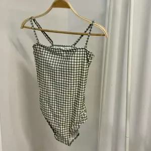 [하프클럽/]여성 수영복 실내 여자 수영장 워터파크 체크