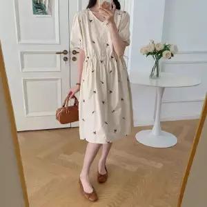 피콜로 원피스 롱 여름 여친 조절 자수 스트링 허리 러블리 넥 데일리룩 KUK2