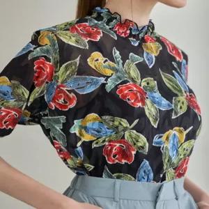 [르니앤맥코이]스모크 밴딩 하이넥 5부 블라우스 MK08BL605HJY