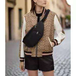 코치 CT754 레이서 벨트백 스무스 레더 건메탈 블랙 컬러 5882901