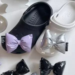 신발 장식 파츠 꾸미기 지비츠 슬리퍼 신발 리본 파츠 호환 왕리본 어린이 실버 아동 여성 무광 유광