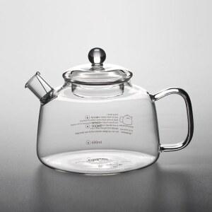 끓는 물과 얼음물에 사용할 수 있는 고보로실리케이트 내열 유리 주전자는 음료, 주스, 차를 담는 데 사용할 수 있습니다. 냄비 본체는 저울로 표시되어 있습니다