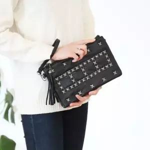 여성 클러치백 스터드 가방 데일리 감성 유니크 장식