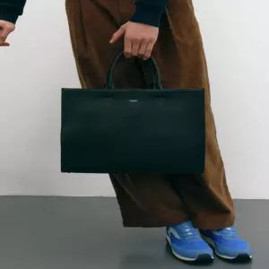 질스튜어트 액세서리 남성 26FW [ROGAN] 로건 블랙 레더 심플 토트백 JUBA6F941BK