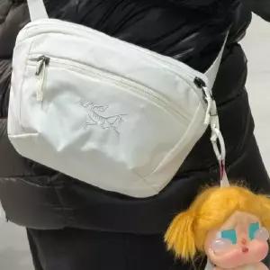 아크테릭스 실크 힙색 슬링백 맨티스1 여행 등산 데일리 미니 가방 [국내배송]