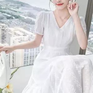 여성 봄 여름 브이넥 고급 퍼프 펀칭 롱 원피스 화이트