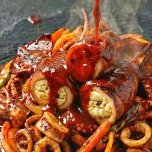 [통한치 500G+소스세트] 직화 불맛 내장채로 먹는 녹진+쫄깃 통 한치 직화볶음 1세트~