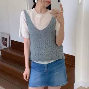 나나 데일리 민소매 뷔스티에 니트조끼 루즈핏 브이넥 여행 끈 미시 여름 봄 40대 여자