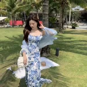 예쁜 꽃무늬 어깨끈 길이 조절 가능한 여친룩 원피스