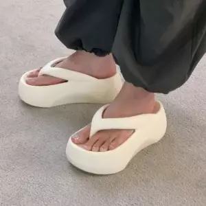여성 통굽 쪼리 슬리퍼 쿠션 플랫폼 플립플랍 데일리 여름 샌들
