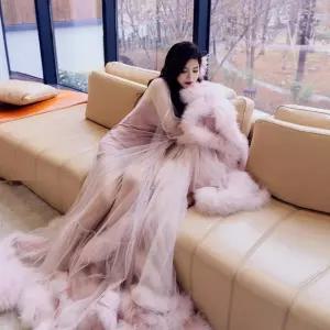 여성 브라이덜 슬립 드레스 롱 트레인 퍼 트리밍 웨딩 로브 원피스