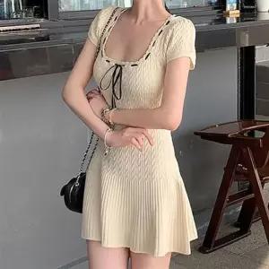 트렌디 미니원피스 니트 반팔 리본 스티치 꽈배기 U넥