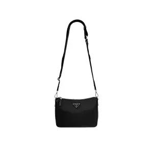 [중고명품비아르] 프라다 남성 삼각로고 사피아노 레더 테수토 숄더백 블랙 2VH113