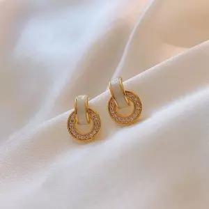 큐빅 진주 반짝임 골드 이어링 은침 진주귀걸이 생일선물 여자귀...