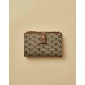 [롯데백화점]헤지스ACC [인기신상]HIWA5F884W2_여성 브라운 로고패턴 가죽 중지갑