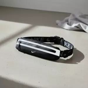 나이키 슬림 웨이스트팩 4.0 런닝 힙색 허리색 런닝벨트 블랙 II5121-082