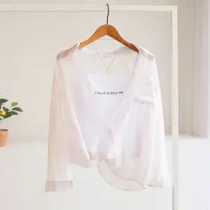 [잇수다] (SET) 원츄 시스루 스트라이프 루즈핏 카라 셔츠 + 레터링 나시 세트