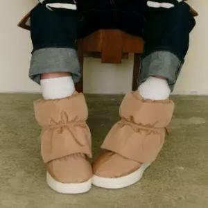 질 바이 질스튜어트 25FW [스누비] 다크 베이지 플랫폼 패딩 워머 셔링부츠 JLSO5F857I2