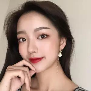 [옷자락]여자 봄 여름 화사한 언발란스 진주 물방울 롱 드롭 포인트 귀걸이