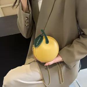 원더맨 여자 데일리룩 가방 미니백 미디엄 체인백 여름 개성있는 숄더백 러블리 미니 크로스백 KUK2