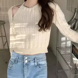 레이어드스타일 크롭 홀터넥 니트 볼레로 유니크룩