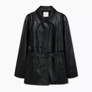 [롯데백화점]리스트 레더 하프 트렌치코트 TWWBYQ52010