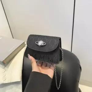 야무치 여자 데일리룩 가방 미니백 빈티지 체인백 립스틱백 고급 캐주얼 숄더겸 크로스백 KUK5