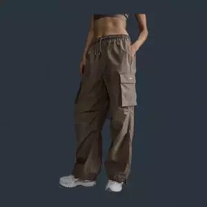 [나이키] 여성 스포츠웨어 미드라이즈 오버사이즈 카고 팬츠 IB1059-214