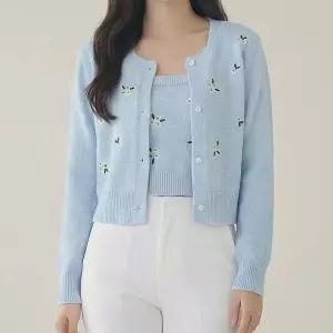 [귈림] (2종SET) 플라워 자수 숏 가디건+미니 끈 나시(G5SSE022P)