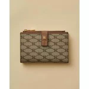 [롯데백화점]헤지스ACC [헤리아토] 브라운 시그니처 패턴 가죽 중지갑 HIWA3E884W2_