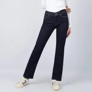 리바이스 여성 청바지 314 쉐이핑 스트레이트 블루블랙 196310172