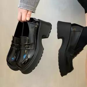 [오늘출발] 메르나뛰 자체제작 통굽 키높이 스퀘어코 가보시 발편한 청키힐 에나멜 여성 로퍼 ME6981