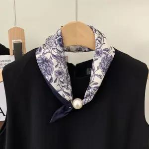 쁘띠 왕진주 자석 미니스카프 LM-1007663