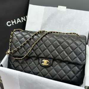 샤넬 MUST IT_여성 클래식 캐비어스킨 트래블 백 블랙 금장