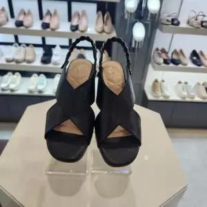 [엘칸토]엘칸토 HC10 여성투웨이양가죽샌들검정 LCWW82U62619 (49321435)