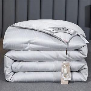 멀버리 실크 퀼트는 사계절 내내 100% 천연 채워져 있습니다. 휴대성이 뛰어나고 이 고급스럽습니다.