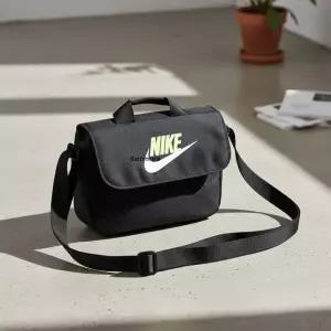 나이키 클래식 미니 메신저백 크로스백 힙색 FQ5815-010