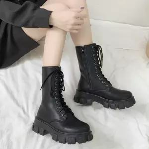 여성 가을 겨울 캐주얼 레이스업 워커 패션 미들 부츠 운동화 여자여름샌들