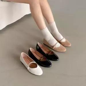 스웨이드 가죽 둥근코와 브이컷 라인 플랫 슈즈 플랫슈즈