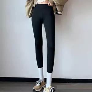 여성용 데일리 슬림핏 스타일 기모 퍼플안감 벨벳 퍼 레깅스 슬림핏레깅스