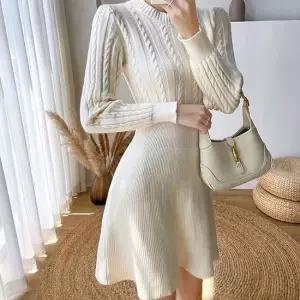 꽈배기 긴팔 니트 원피스 A라인 플레어 여리핏