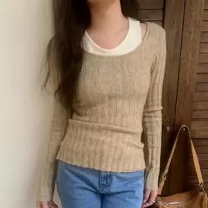 [시즌오프]간절기 여리핏 나시 레이어드 딥유넥 슬림 니트_5