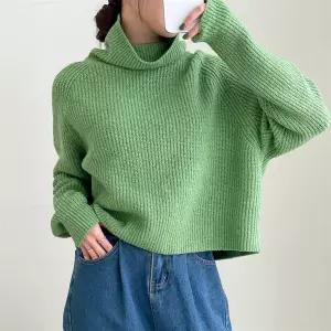 [시즌오프]비스코스 크롭 박스핏 래글런 목폴라 초록 니트_5