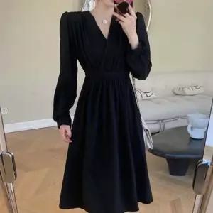 브이넥 플리츠 주름 A라인 심플 원피스