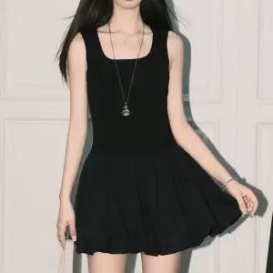 여름 데일리룩 블랙 나시 원피스 셔링 스커트 드레스